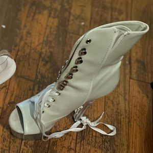 Lace up platform heel boots